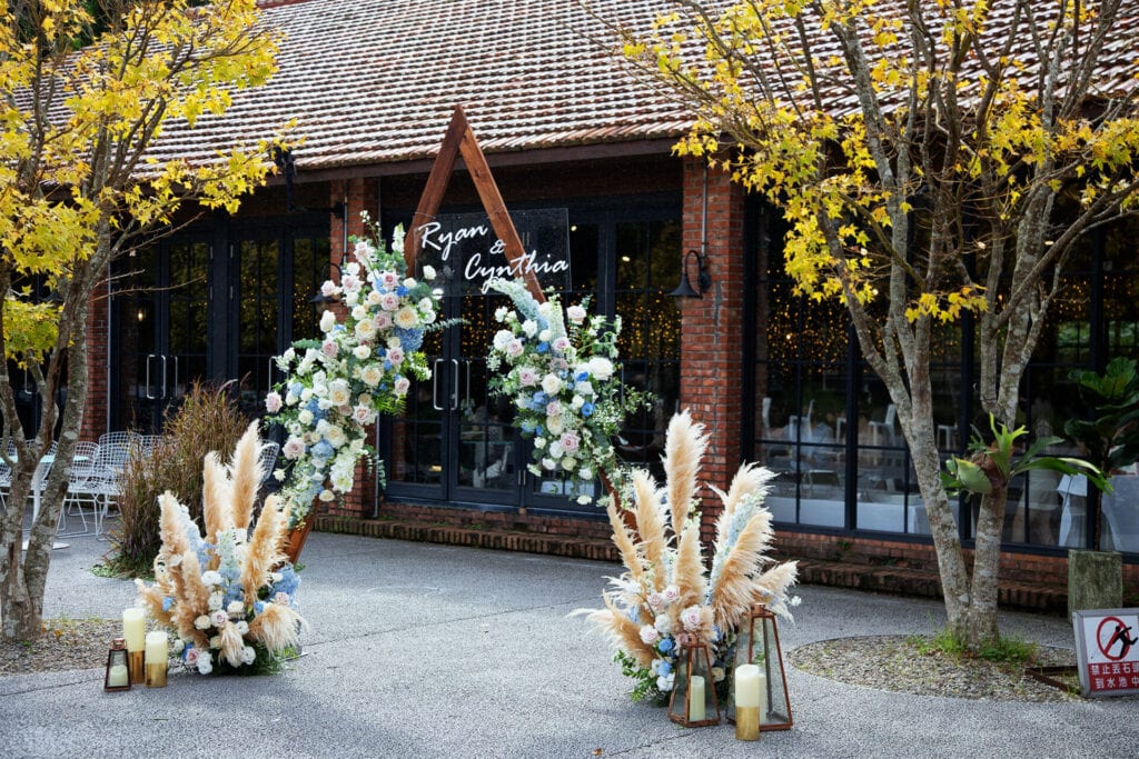 村花弄囍x美軍俱樂部的韓式自然三角木拱門